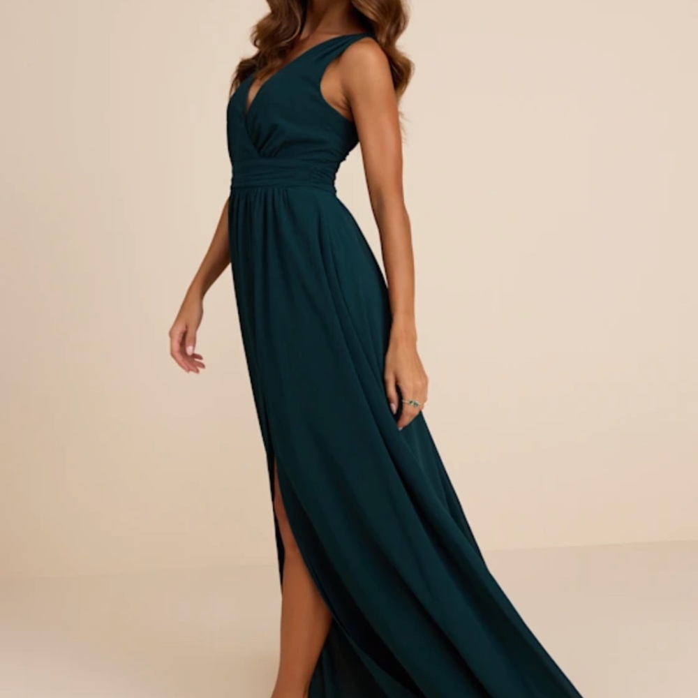 Lulu's size M Emerald Green "Thoughts of Hue" Chiffon Maxi Dress